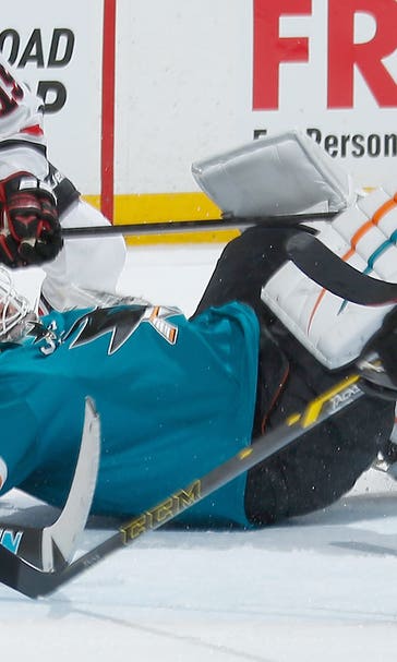 Niemi shuts out former team as Sharks get past Blackhawks